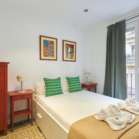 64 Apartment In A Typical Barcelona'S Old Building Extérieur photo