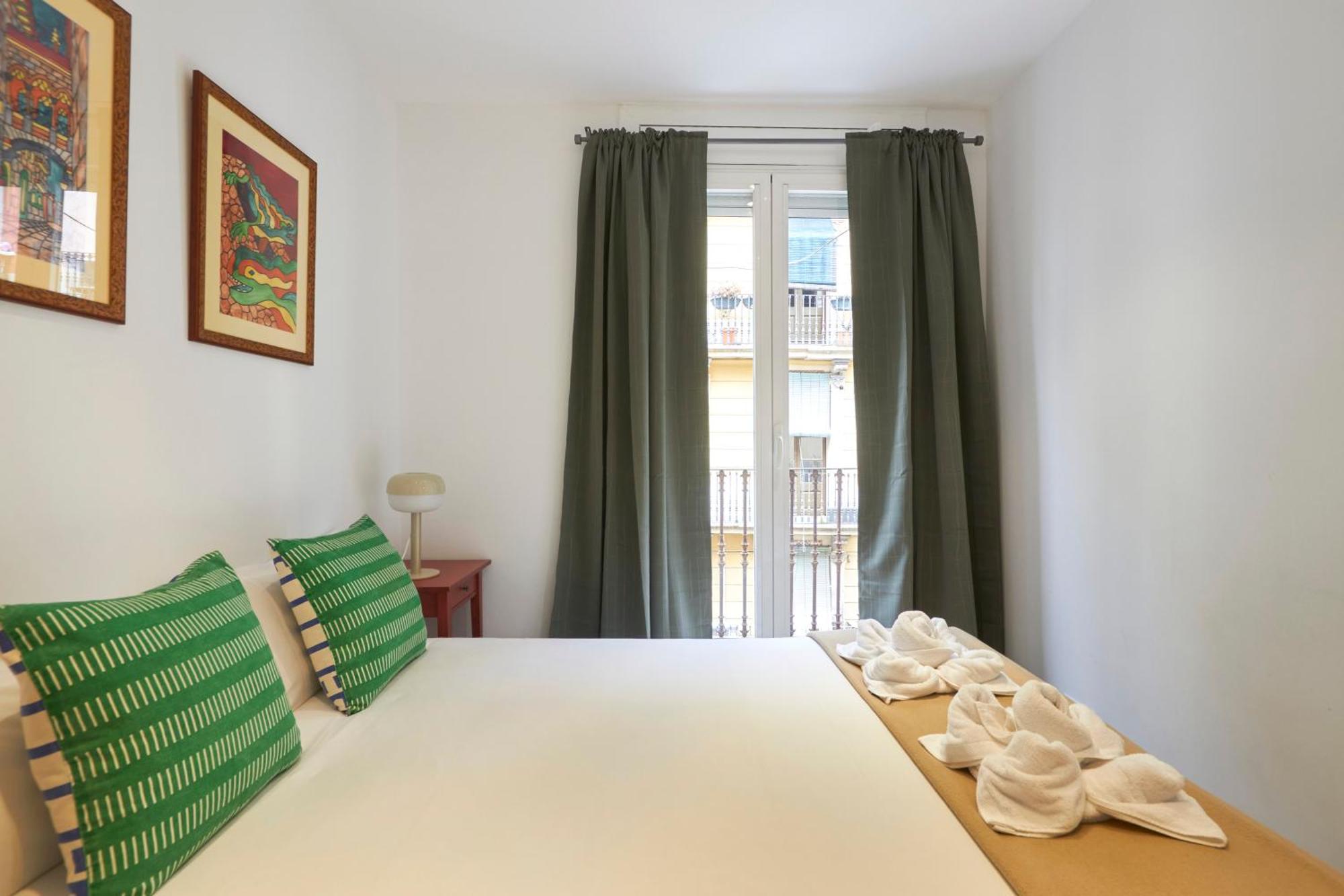 64 Apartment In A Typical Barcelona'S Old Building Extérieur photo